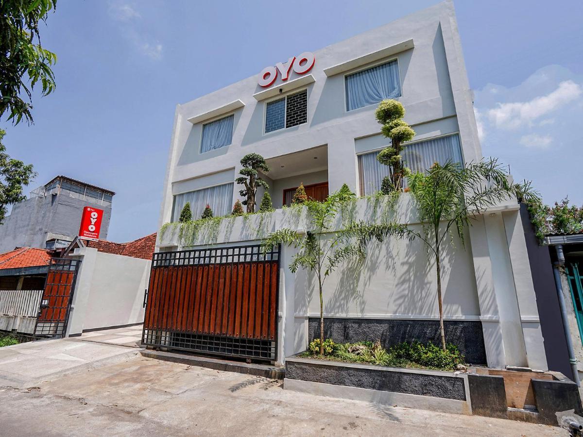 Hotel Oyo 747 Cipunegara 2*