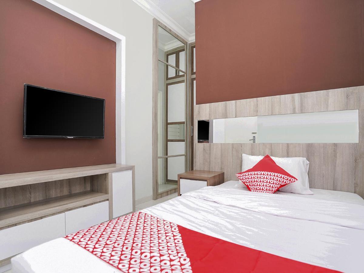 Oyo 747 Cipunegara Hotel