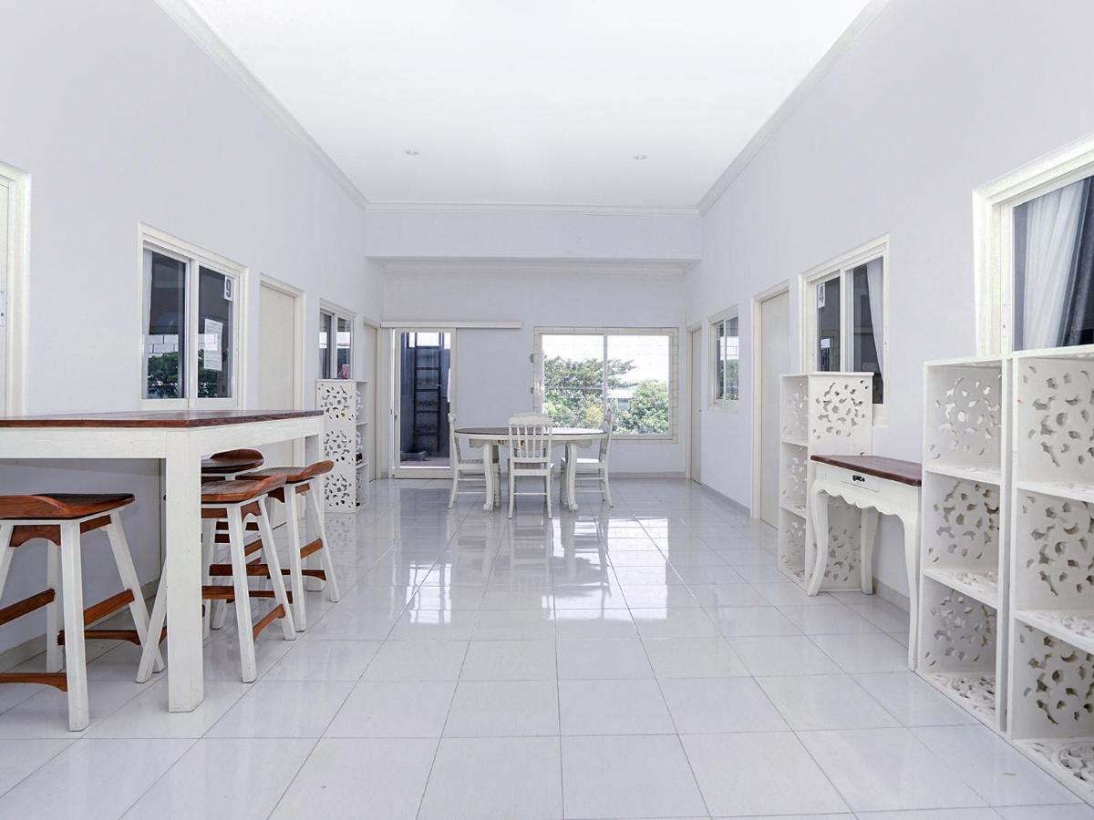 Oyo 747 Cipunegara 2* Surabaya