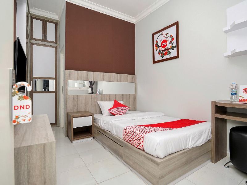 Oyo 747 Cipunegara Surabaya